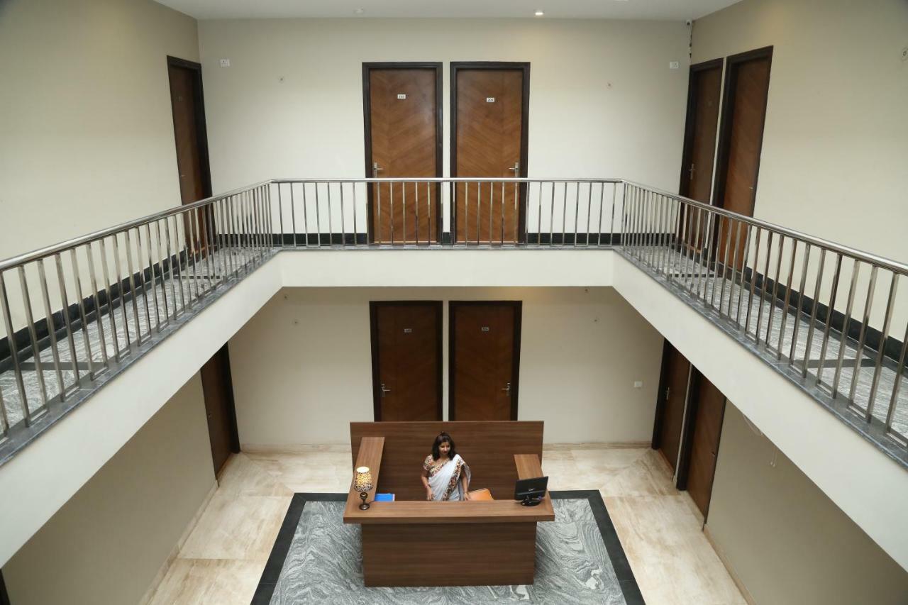 Royal Residence On Sohna Road Delhi  Exterior photo